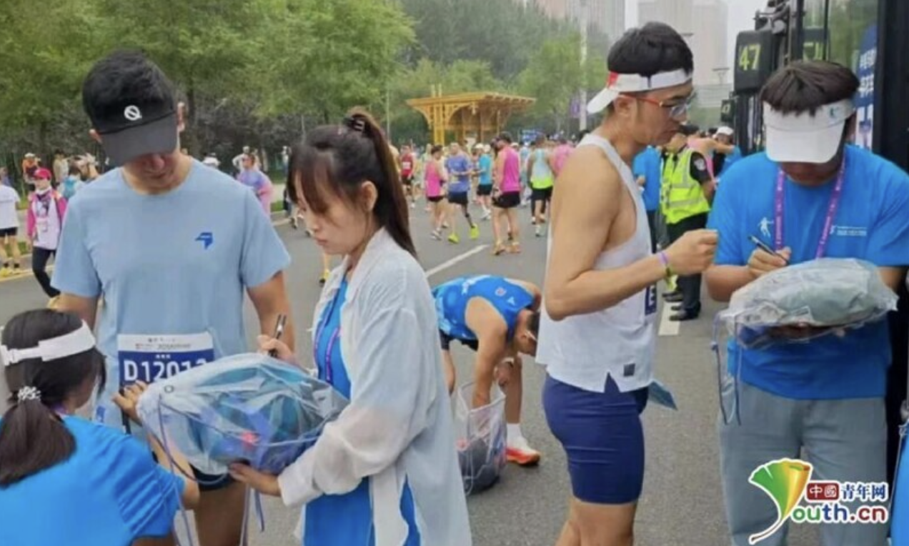志愿青春，为哈马“加”速|哈尔滨马拉松圆满落幕，青年志愿者专业服务成赛事“暖心名片”